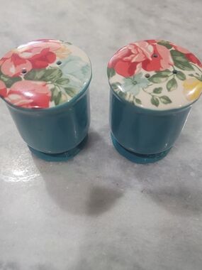 The Pioneer Woman Turquoise Floral Ceramic Salt & Pepper Set